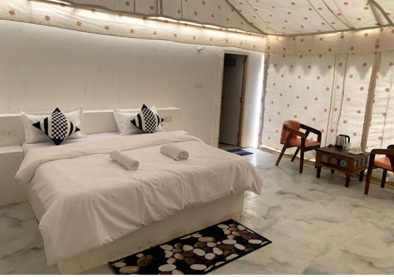 Saffron Heritage Desert Camp Jaisalmer Cameră foto